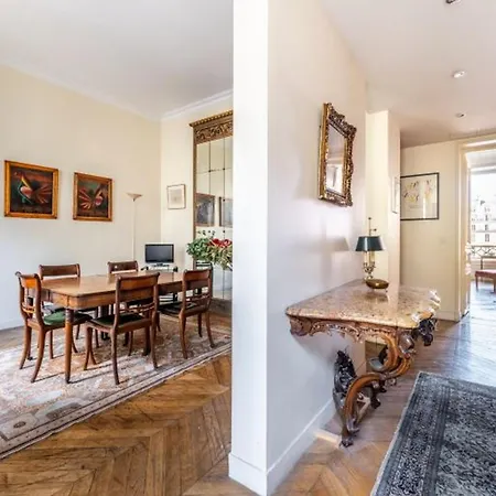 Apartment Reception With Stunning Views *